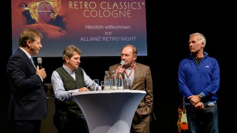 Rennfahrer, podium, moderator