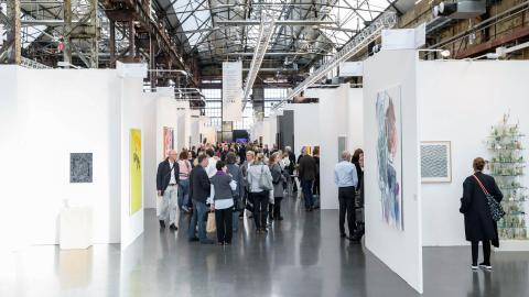 Industriehalle, modern, ausstellung